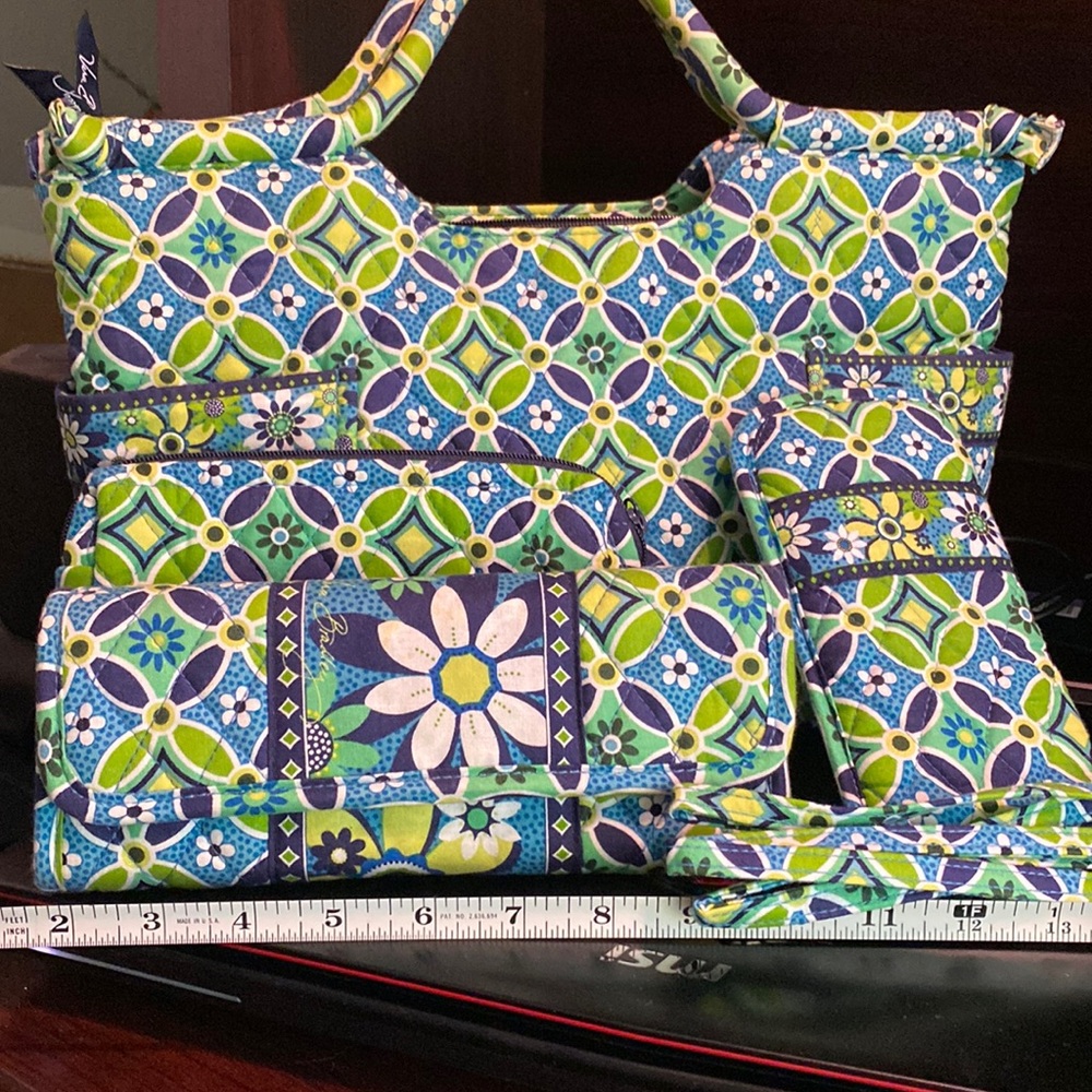 Beautiful Vera Bradley set, like new